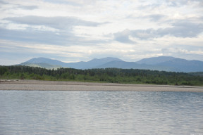 горы на горизонте